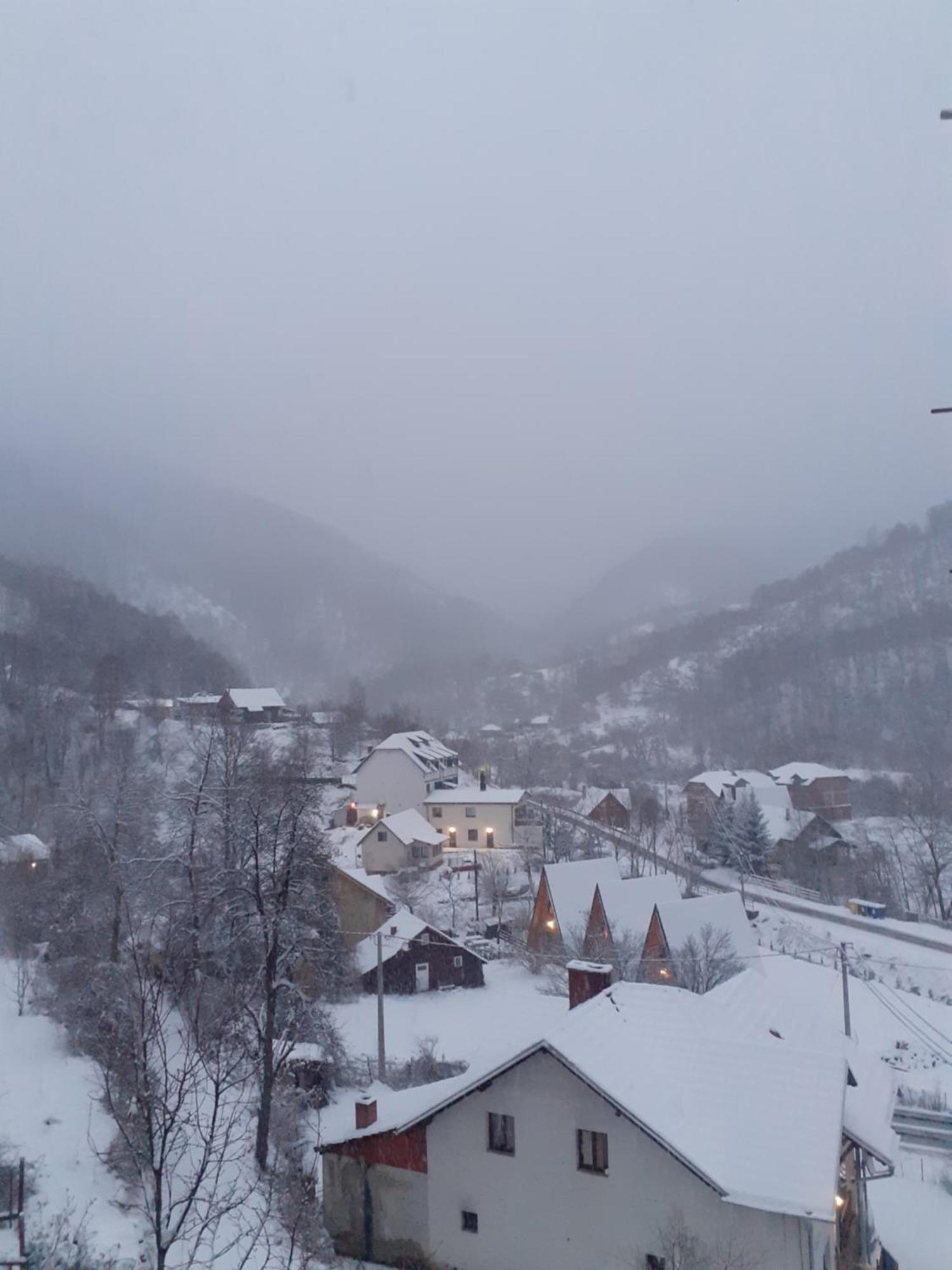 Std Cvetkovic Bed & Breakfast Crni Vrh Exterior foto